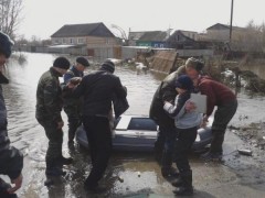 Полицейских Элисты поощрят за помощь в ликвидации последствий наводнения