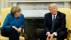 Пресс-секретарь Белого дома объяснил, почему Трамп не пожал руку Меркель