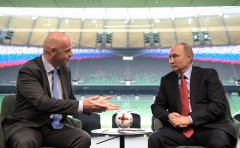 Владимир Путин провел беседу с президентом ФИФА Джанни Инфантино в ходе рабочей поездки в Краснодар