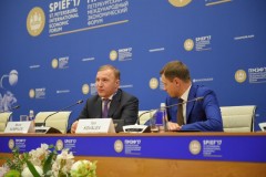 Мурат Кумпилов принял участие в пленарном заседании ПМЭФ-2017