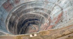 В Якутии спасатели подняли на поверхность 147 горняков из затопленной шахты на алмазном руднике «Мир»