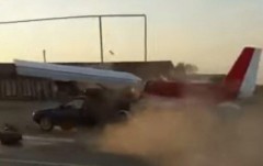 В Чечне произошло ДТП с участием автомобиля и самолета