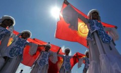 Путин поздравил Атамбаева с Днем независимости Киргизии