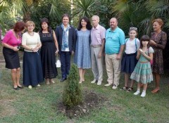 В Сочи высадили дерево в память о работнике культуры Дмитрие Панченко