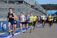 Участники Фестиваля молодёжи и студентов пробежали 2017 метров по трассе «Формулы-1»