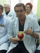 Врач-хирург из Нальчика получил открытку от мамы пациентки, спасенной 11 лет назад