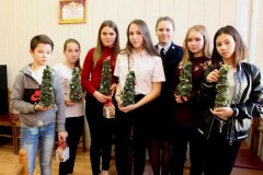 Новороссийские полицейские организовали творческую мастерскую для школьников