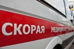 В Дагестане автомобиль влетел в ограждение АЗС, четверо пострадали