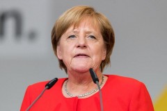 Названа причина одышки у Меркель в Париже