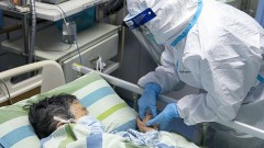 Порядка 2000 китайских врачей заразились смертельным коронавирусом