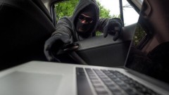 В Ростове полицейские раскрыли кражу из машины дорогостоящего ноутбука