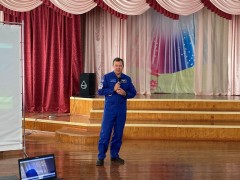 Лётчик-космонавт Олег Скрипочка научил невинномысских школьников мужеству
