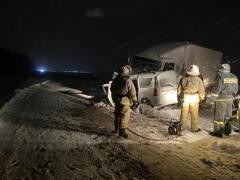 В Усть-Лабинском районе Кубани столкнулись грузовик и легковушка, четверо погибших