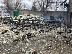 В Невинномысске оперативно потушили пожар на базе по хранению и переработке отходов