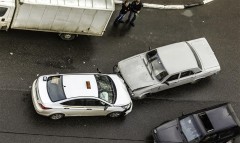 Водители оставляют автомобили на дороге после ДТП без пострадавших из-за страха перед страховыми - эксперт