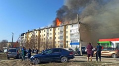 В Саратовской области загорелся пятиэтажный жилой дом
