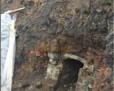 В старинном тоннеле во Владивостоке найден фарфор XIX века