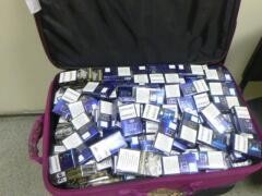 Чемодан незадекларированных сигарет выявили таможенники в Гуково