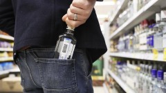 За сутки в Черкесске было совершено две кражи алкоголя из супермаркета