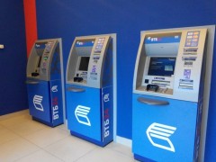 СМИ: банки разрешат снимать наличные в банкомате по QR-коду с чужой карты