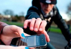 «Добыл» телефон: в Черкесске несовершеннолетний подозревается в грабеже