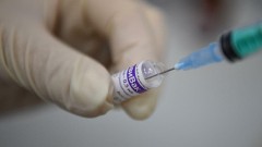 Опрос показал, что обязательную вакцинацию одобряет 21% россиян