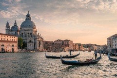 Редчайшее наводнение настигло Венецию
