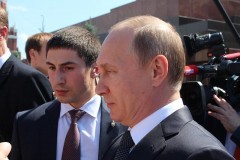 В Сочи Владимир Путин начинает серию совещаний по развитию российской армии