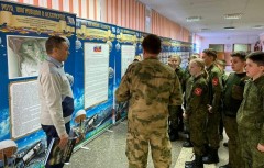 «Рота, ушедшая в бессмертие»: в школе №18 Невинномысска открылась мобильная выставка