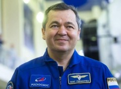 Глава Невинномысска поздравил с днем рождения космонавта Олега Скрипочку