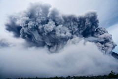 В Полинезии началось мощное извержение вулкана