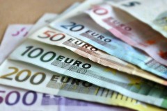 Курс евро впервые с июля 2021 года взлетел выше 88 рублей