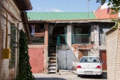 В Краснодаре до конца 2023 года планируют переселить из аварийных домов 513 человек
