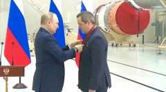 Президент России Владимир Путин наградил невинномысского космонавта Олега Скрипочку