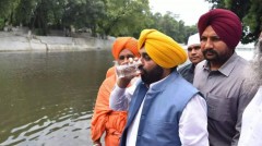 Индийский политик выпил 