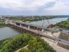 На мосту через реку Северский Донец на 930-м км М-4 