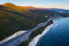 Новую дорогу к курортам Черноморского побережья будут строить поэтапно