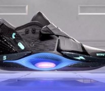 Кроссовки для ленивых: самозавязывающуюся обувь с беспроводной зарядкой выпустит «дочка» Nike