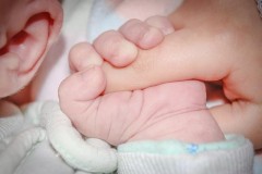 Родился мальчик: 41-летняя Пэрис Хилтон впервые стала мамой