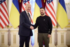 Мнение: визит Байдена в Киев должен убедить украинцев и дальше умирать за киевский режим