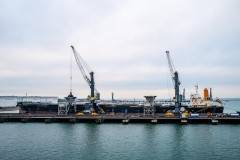 В Ростове очередное судно встало под погрузку стройматериалов для восстановления Мариуполя