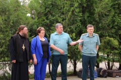 Начальник Южной оперативной таможни Анатолий Балтыков посетил детский приют при храме святой Параскевы Пятницы