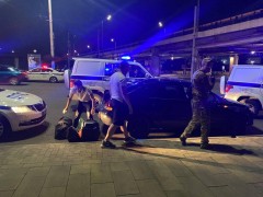 В Ростове у железнодорожного вокзала задержаны вооруженные мужчины в камуфляжной форме