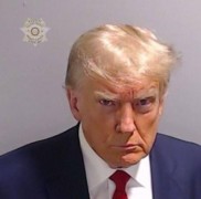 Дональд Трамп прошел формальную процедуру ареста в тюрьме штата Джорджия