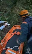 Сочинские спасатели помогли туристке, упавшей с опорной стены