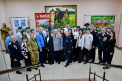 В Ростове-на-Дону пограничники вместе с детским отрядом почтили память воинов-интернационалистов