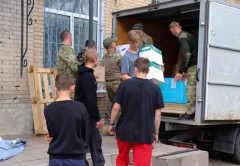 Таможенники передали благотворительную помощь детскому дому в ЛНР