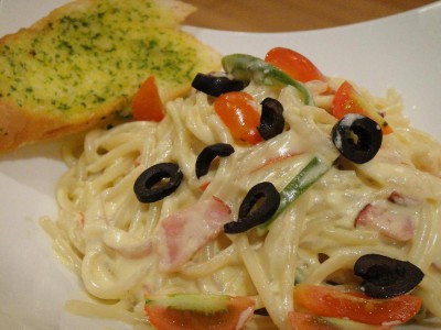 Спагетти карбонара с овощами
